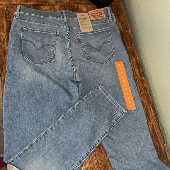 Levi’s 311 Shaping Skinny - Picture 3 of 5